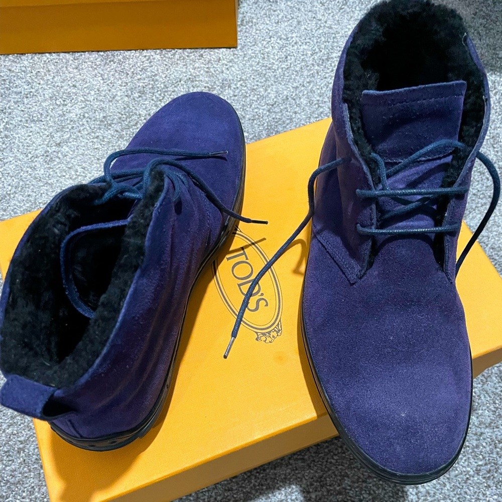 Tods Blue suede lined chukkas.